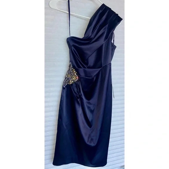 green emerald velvet dress Beaded Lace Full-Length Dress with 3/4 Sleeves M11W by Juliet Off White / M